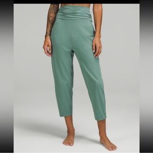 Lululemon Align Ribbed Waist Cropped Jogger Pants 10 in Tide Water Teal